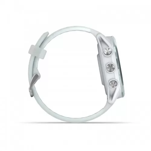 Garmin Forerunner 570 White 42 mm mostrando datos de carrera