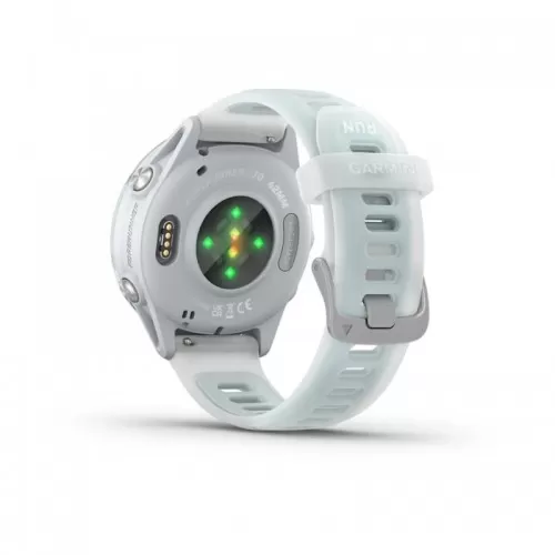 Garmin Forerunner 570 White 42 mm mostrando datos de carrera