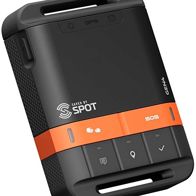 SPOT Gen3 naranja para arriendo con botón SOS visible